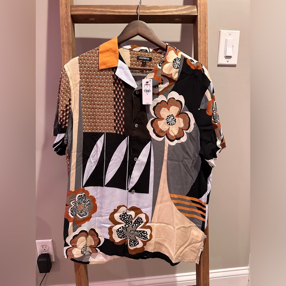 Express short sleeve button down